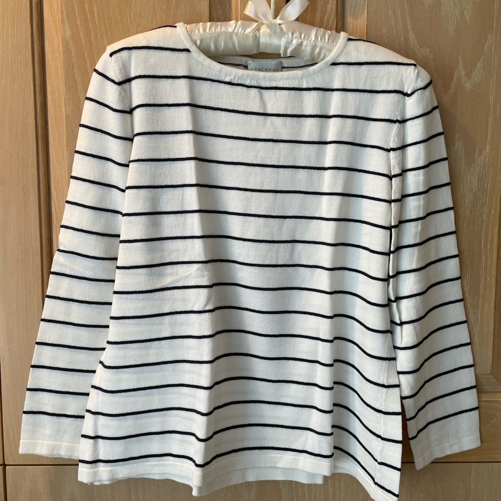 Talora White with Black Stripes Crewneck Sweater Size Large